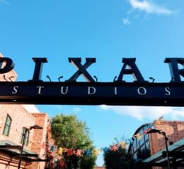 How to encorage teamwork - Image of the pixar logo above studio entrance